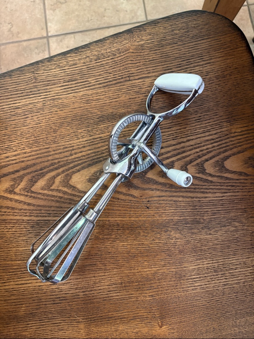 Vintage Hand-Crank Egg Beater Stainless steel